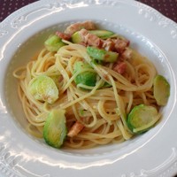 ビランチャ 梅田店 - ベーコンと芽キャベツのオイルソースパスタ