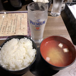 肉バル 東京グリルセンター - 味噌汁じゃなくてコンソメスープ