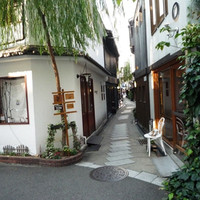 御二九と八さい はちべー - 柳小路の入口