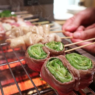 【名物】お肉×野菜の黄金比！まんざらの変わり串