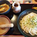 Kyuubeeya - 季節限定「ごまだれうどんランチ」並盛