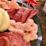 ホルモン豚金 - ミックスホルモン 塩