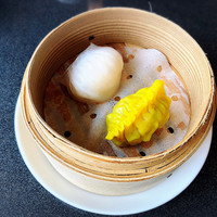 皇家龍鳳 (リーガロイヤルホテル大阪) - フカヒレ餃子と海老蒸し餃子