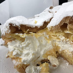 白土屋菓子店 - クリームたっぷりー！