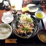 Toritetsu - 鶏もも肉の山賊焼き定食