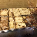 ふる里うどん  - これだけ豆腐だらけなら 撮ってしまって
      取ってしまうやろ〜