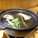 柳家錦 - 骨で出汁を取ります