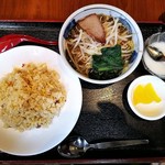 一村 - 五目炒飯＆半ラーメン定食　864円