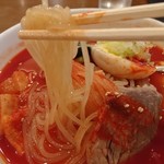 盛岡冷麺 寿々苑 - 麺アップ