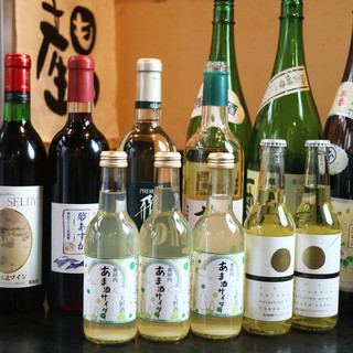 大阪産の酒、地ビール、ワインを揃えてます。