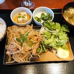 殿 - 黒豚生姜焼き定食