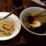 上海華龍 - 【2019.7.24(水)】本日の日替わり①(塩ラーメン＋五目チャーハン)780円
