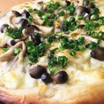 青花魚幹的披薩