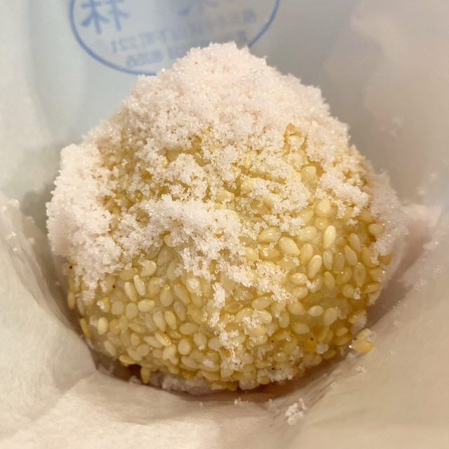 ピーナッツ餡が入った変わり種ごま団子 By Kaze Gourmet 東林 トウリン 石川町 中華料理 食べログ