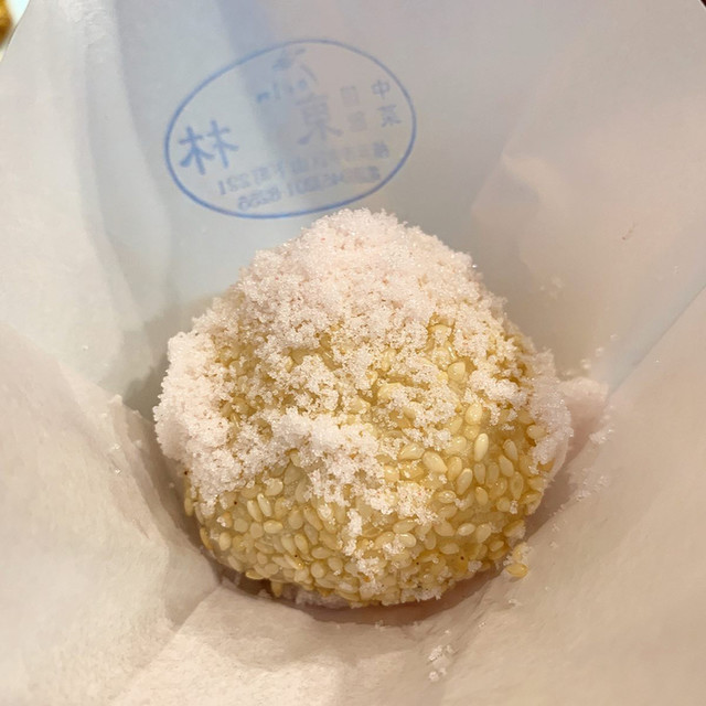 ピーナッツ餡が入った変わり種ごま団子 By Kaze Gourmet 東林 トウリン 石川町 中華料理 食べログ