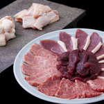 Kanouya - 黒毛和牛はじめ各お肉は、産地にこだわらず品質を確かめ入荷