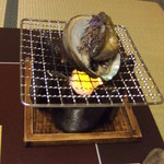 青山やまと - あわびの地獄焼き…少々残酷ですが、美味いです。
