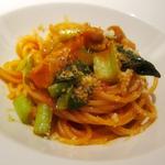 トラットリア・イル・グラディーノ - パスタ２（丹波地鶏と小松菜の柚子胡椒風味のトマトソース）