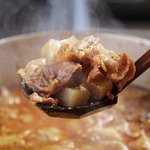 お好み鉄板 すみれ - 料理写真:「スジ煮込み」すじ肉とこんにゃくを甘辛く煮込んだすみれ特製の逸品。一品でもお好み焼きの「STN」や「おとな」でも味わえます。