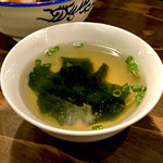 ラーメン龍神 - ・ワカメスープ？付き