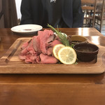 circolo grande 高崎店 - 自家製ローストビーフグランデ。
                                美味し。