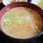 とんとんりう - 三色カツランチ の 豚汁