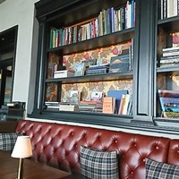 THE GATEHOUSE - 書斎風の