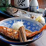 Koshitsu Sumibi To Nihonshu Ginsuke - その日仕入れた鮮魚は、料理長自ら吟味し、ネタに合わせて焼・煮・揚など“その魚を一番美味しくお召し上がりいただける”調理を施します