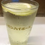 駅前酒場 - 噂のハイボール。なんかまろやか。