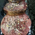 焼肉鴻漸 - 厚切りタン塩1050円