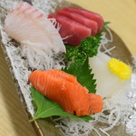刺身盛合せ（価格不詳）２０１９年７月
