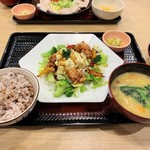 Ootoya - ポテタル鶏竜田のサラダ定食・たっぷり野菜の麦みそ汁に変更。