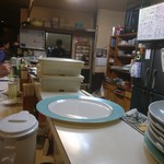 Sakimura - カウンターの奥に並んだお惣菜たち(19-07)
