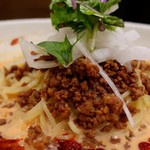 SHIBIRE NOODLES 蝋燭屋 - 冷やし担々麺（1180円）＋半ライス（100円）
      