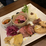 田町の肉バル 肉リーマン - 