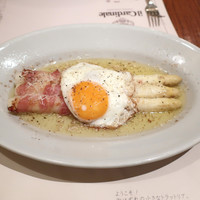 イル カルディナーレ 銀座本店 - ホワイト・アスパラガスを