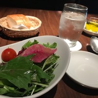 RISTORANTE Orobianco - パンと野菜サラダ RISTORANTE Orobianco - パンと野菜サラダ