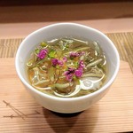 すし処 みや古分店 - つぶ貝、ずいき、秋田県森岳の蓴菜、土佐酢と出汁