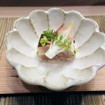 すし処 みや古分店 - 酢〆のひどりカマス、薬味は茗荷とわさび