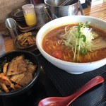 ラーメンたろう - トマトらぁめんとミニ焼豚丼