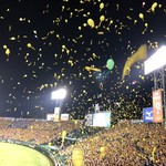 阪神甲子園球場 - 舞うジェット風船