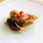 エル・バウ・デコラシオン - たんぱくな平目のポアレと、幻の生ハム「クアテッロ」の濃厚なおいしさヽ(´▽｀)/