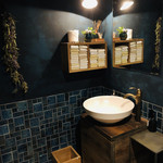 エル・バウ・デコラシオン - 普段、お手洗いの写真は撮らない私ですが、あまりにヨーロピアンで素敵なので特別に♡