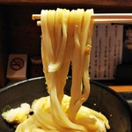 長寿饂飩　つるかめ - 生醤油うどん　麺リフト