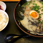 とんこつらーめん 黒竜 - 餃子セット