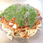 Okonomiyaki Horumon Yaki Taketori - 「お好み焼き　そば　牛アバラ肉　玉子」（780円）