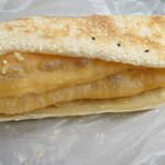 永和豆漿大王 - 「揚げパン入りの焼きパン」です。