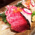 かもめ食堂 - クジラの刺し身