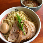 塩元帥 - 塩つけ麺にチャーシューをトッピング。チャーシューが冷たいのでつけ麺には要らないかな