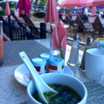 Surf Lanai - 味噌汁とピンク